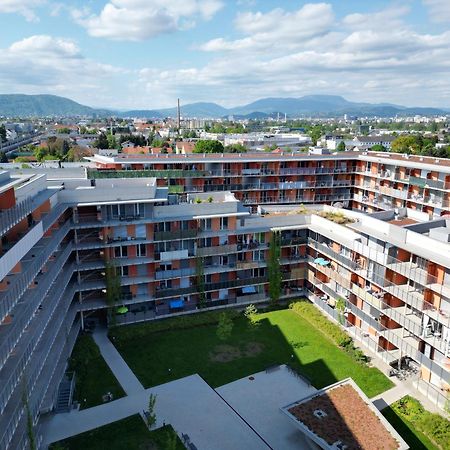 Ferienwohnung 100 Qm Penthouse, Self-Check-In, 2 Parkplaetze Graz Exterior foto