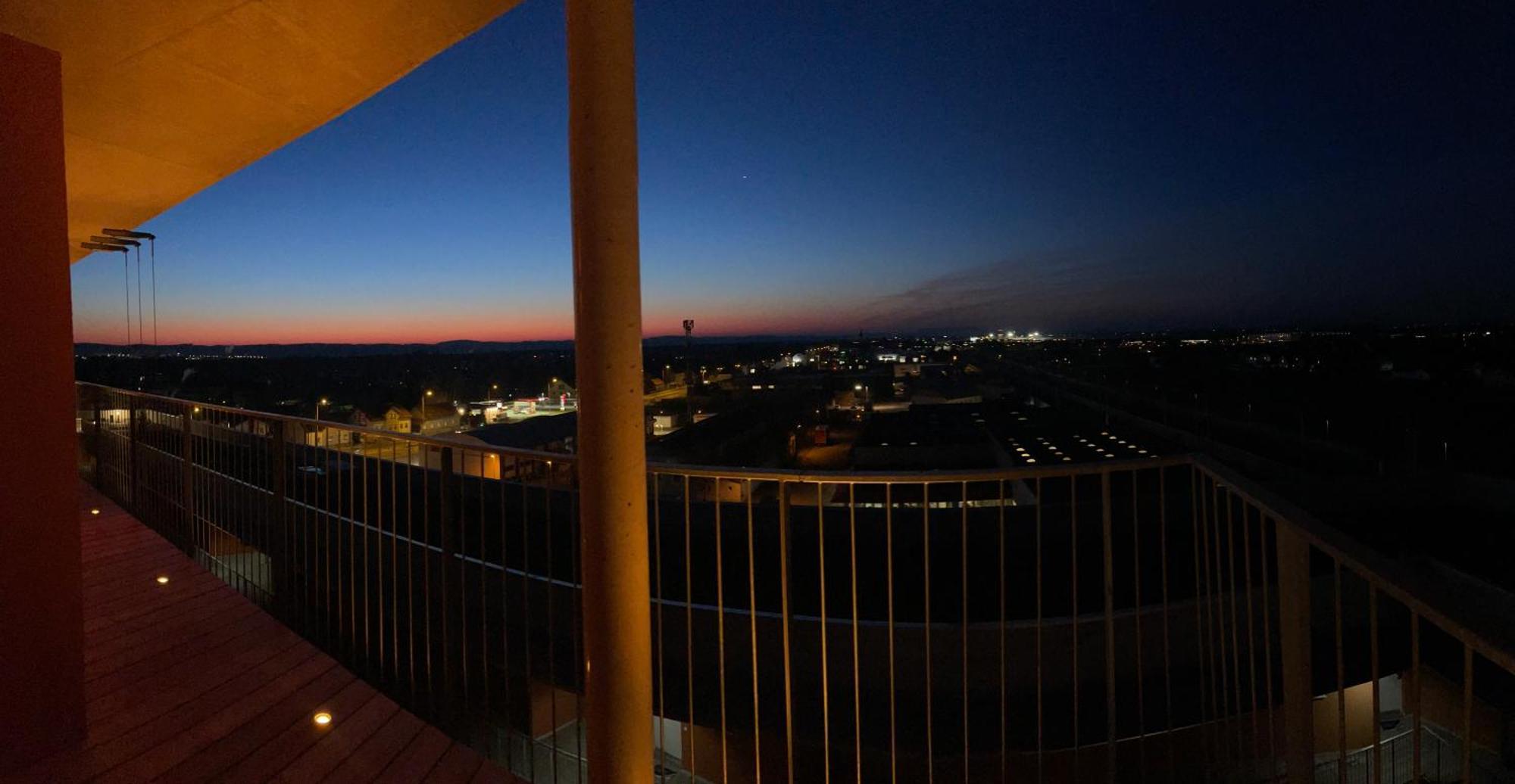 Ferienwohnung 100 Qm Penthouse, Self-Check-In, 2 Parkplaetze Graz Exterior foto