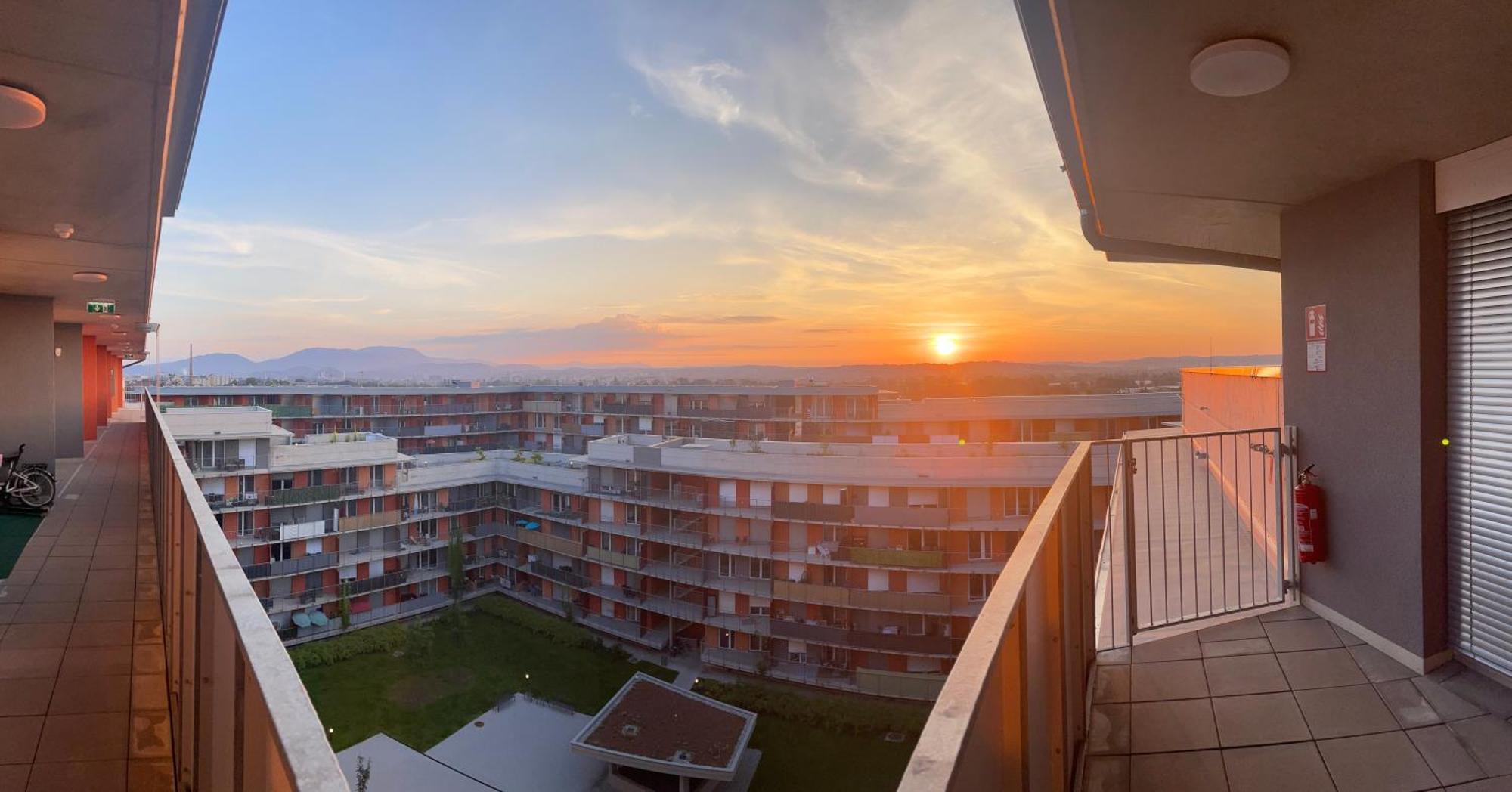 Ferienwohnung 100 Qm Penthouse, Self-Check-In, 2 Parkplaetze Graz Exterior foto