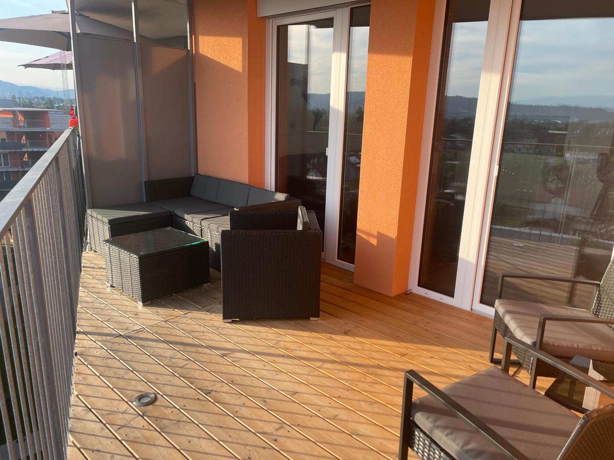 Ferienwohnung 100 Qm Penthouse, Self-Check-In, 2 Parkplaetze Graz Exterior foto