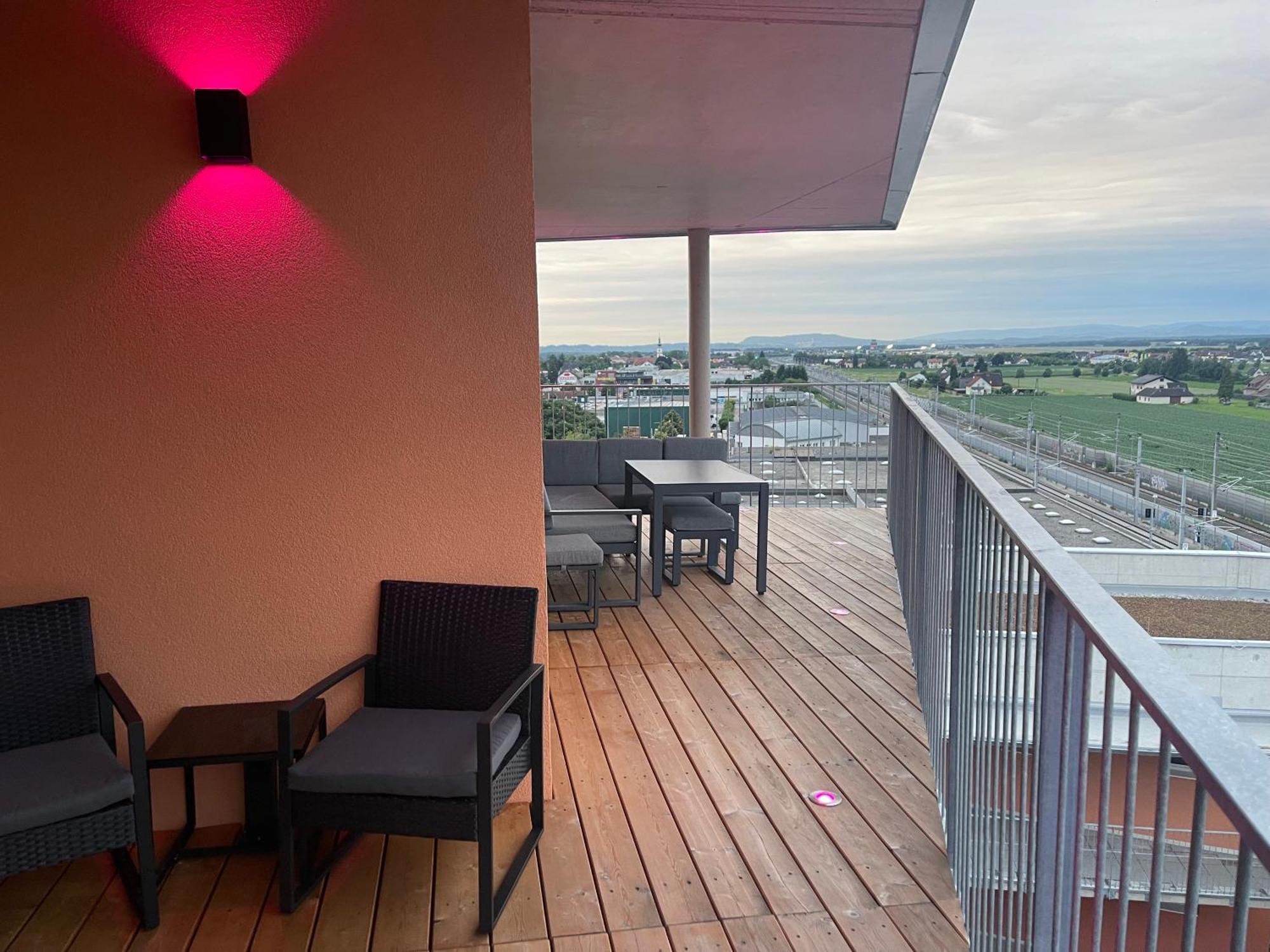 Ferienwohnung 100 Qm Penthouse, Self-Check-In, 2 Parkplaetze Graz Exterior foto