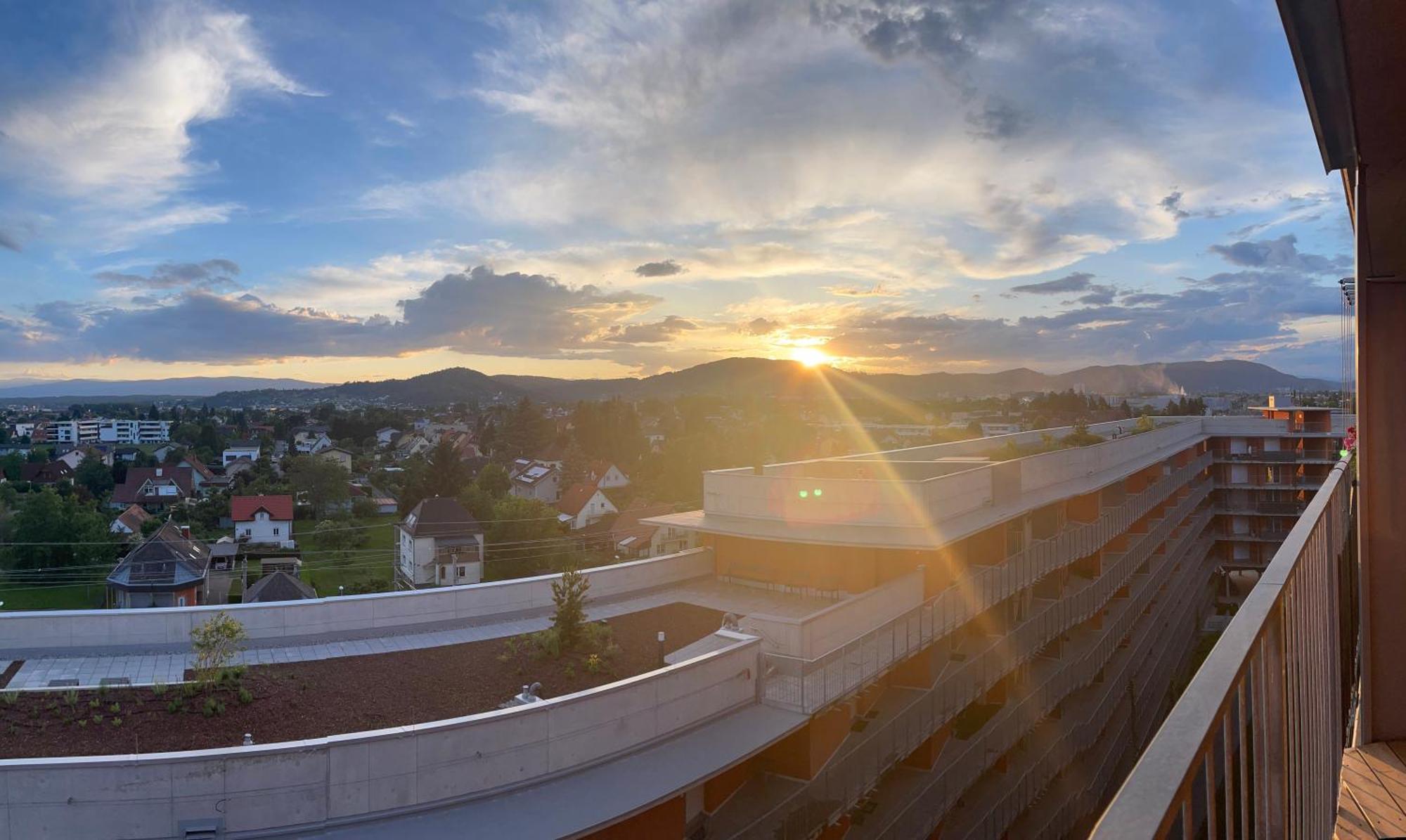 Ferienwohnung 100 Qm Penthouse, Self-Check-In, 2 Parkplaetze Graz Exterior foto