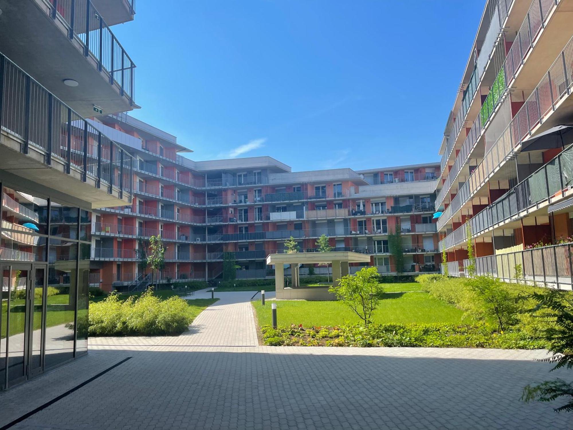 Ferienwohnung 100 Qm Penthouse, Self-Check-In, 2 Parkplaetze Graz Exterior foto