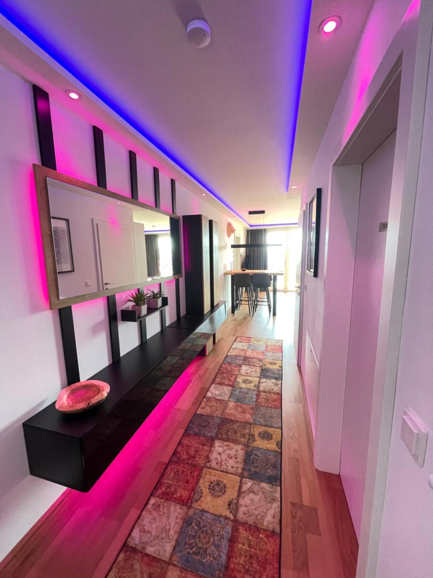 Ferienwohnung 100 Qm Penthouse, Self-Check-In, 2 Parkplaetze Graz Exterior foto