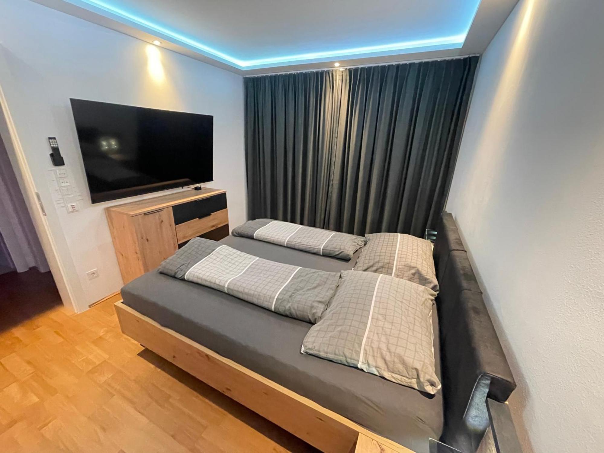 Ferienwohnung 100 Qm Penthouse, Self-Check-In, 2 Parkplaetze Graz Exterior foto