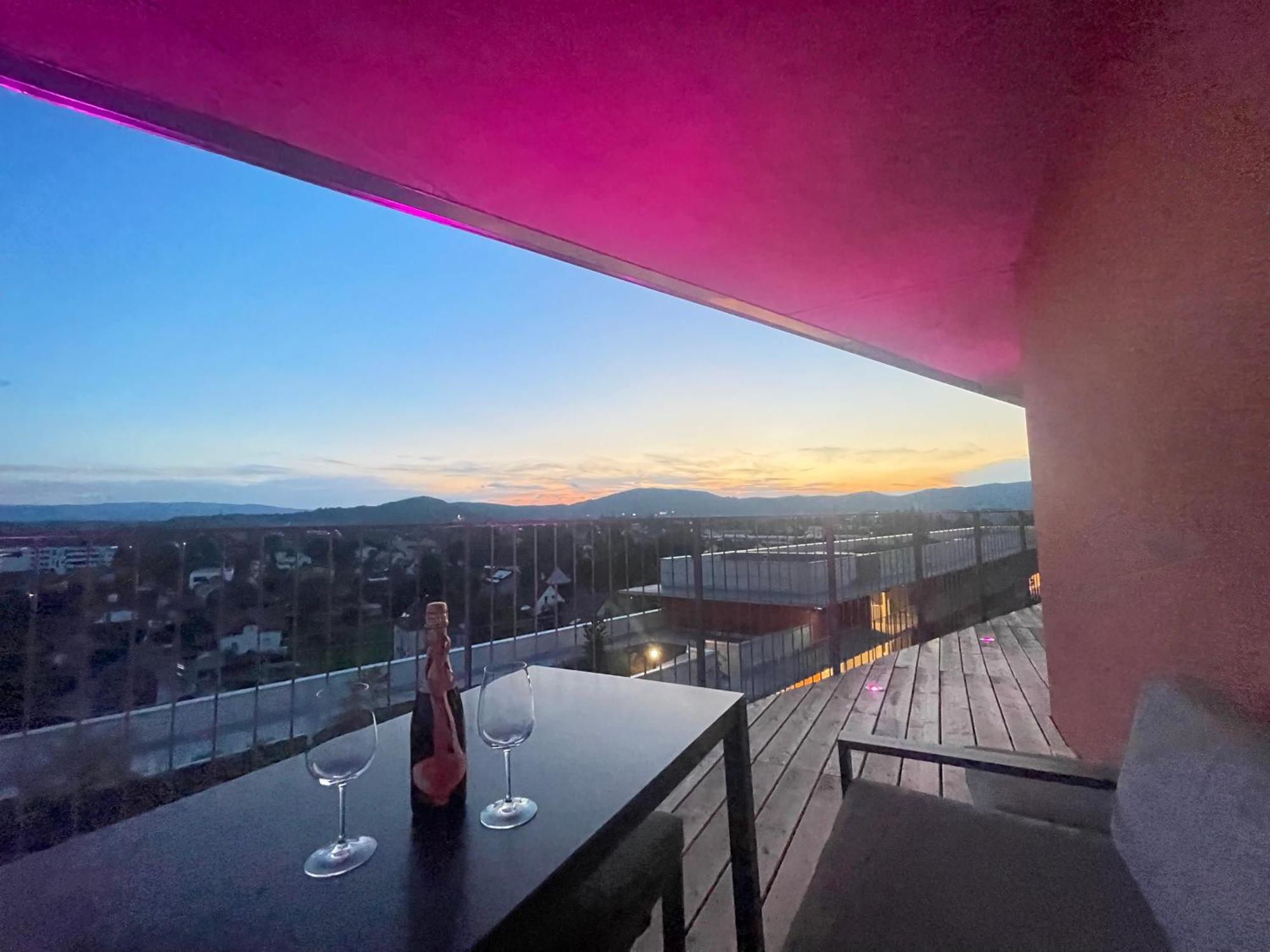 Ferienwohnung 100 Qm Penthouse, Self-Check-In, 2 Parkplaetze Graz Exterior foto