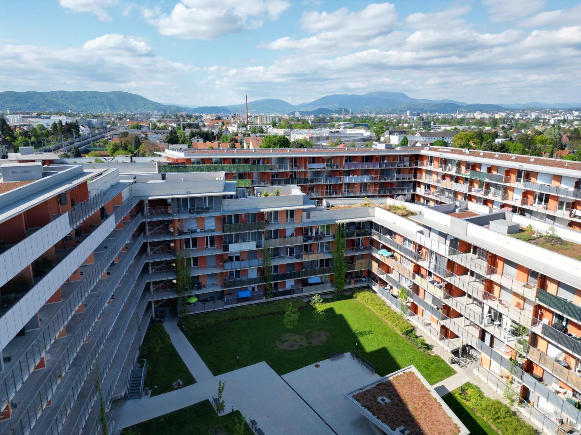 Ferienwohnung 100 Qm Penthouse, Self-Check-In, 2 Parkplaetze Graz Exterior foto